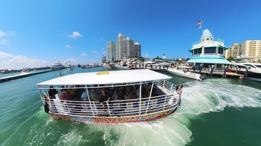 Miami Skyline Cruise of Millionaire Homes - Finding the Water Taxi at Bayside Marketplace