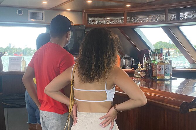 Miami Skyline: Happy Hour Cruise Music & Cash Bar - Drinks, the cash bar, and confusing inclusions