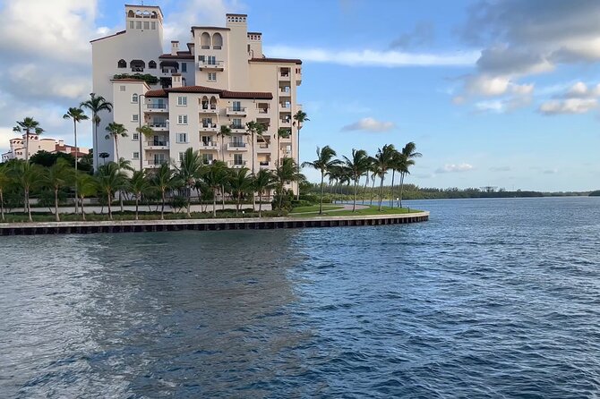 Miami Skyline & Star Island 90 Minute Cruise - Fisher Island and Miami Beach Marina