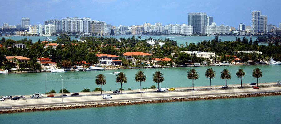 Miami & South Beach: 35-Minute Private Luxury Airplane Tour - Downtown Miami from Biscayne Bay