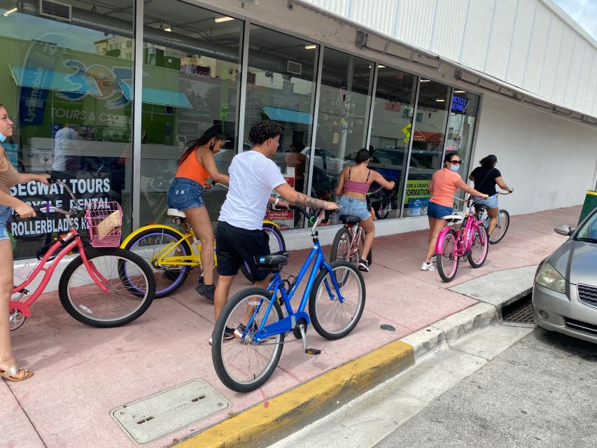 Miami: South Beach Bike Rental - Stopping by the Versace Mansion