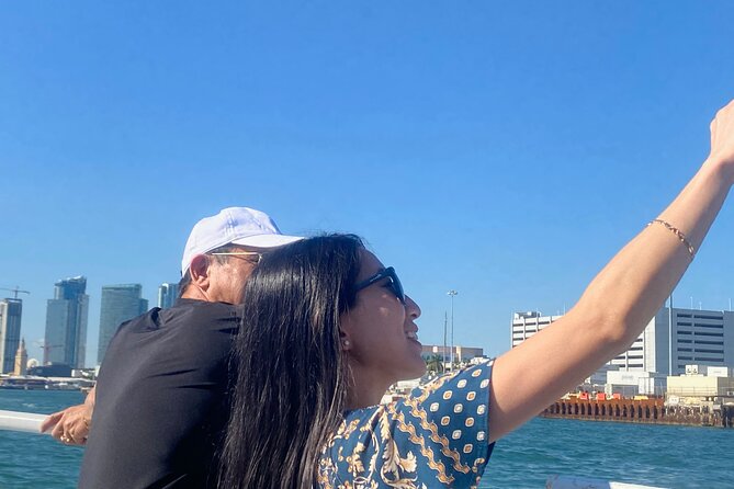 MIAMI: South Beach Cruise Millionaire Homes with Stop & Bus Tour - The guide can make or break the outing