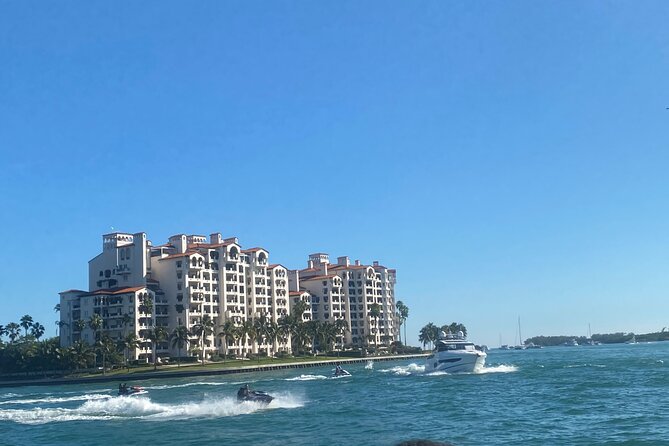 MIAMI: South Beach Cruise Millionaire Homes with Stop & Bus Tour - Where the experience falls short