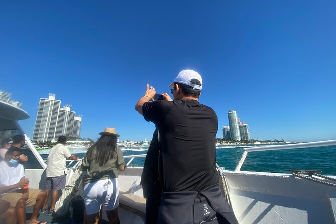 MIAMI: South Beach Cruise Millionaire Homes with Stop & Bus Tour - South Beach, Ocean Drive, and Downtown