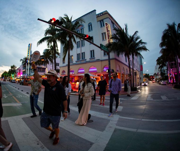 Miami: South Beach Food & Fun Art Deco Walking Tour - Villa Casa Casuarina and the Versace Story