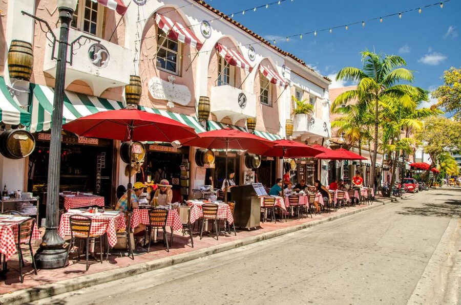 Miami: South Beach Food Tour - Reading South Beach through Art Deco