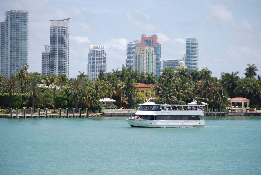 Miami: The Original Millionaire’s Row Cruise - Narration, humor, and the bilingual format
