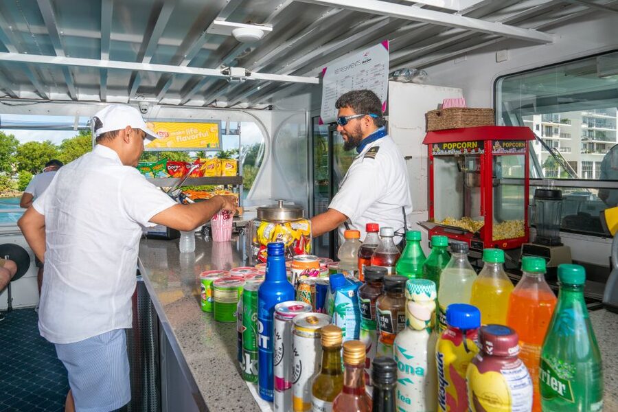Miami: The Original Millionaire’s Row Cruise - What food and drinks are like onboard