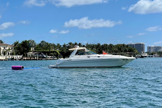 Miami Yacht Party – Discover Secret Spots w/ Captain & Drinks - Key points at a glance