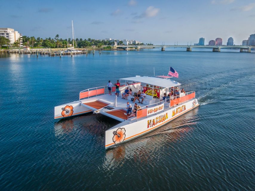 Palm Beach: Sightseeing Catamaran Cruise - Palm Beach mansions and mega-yachts