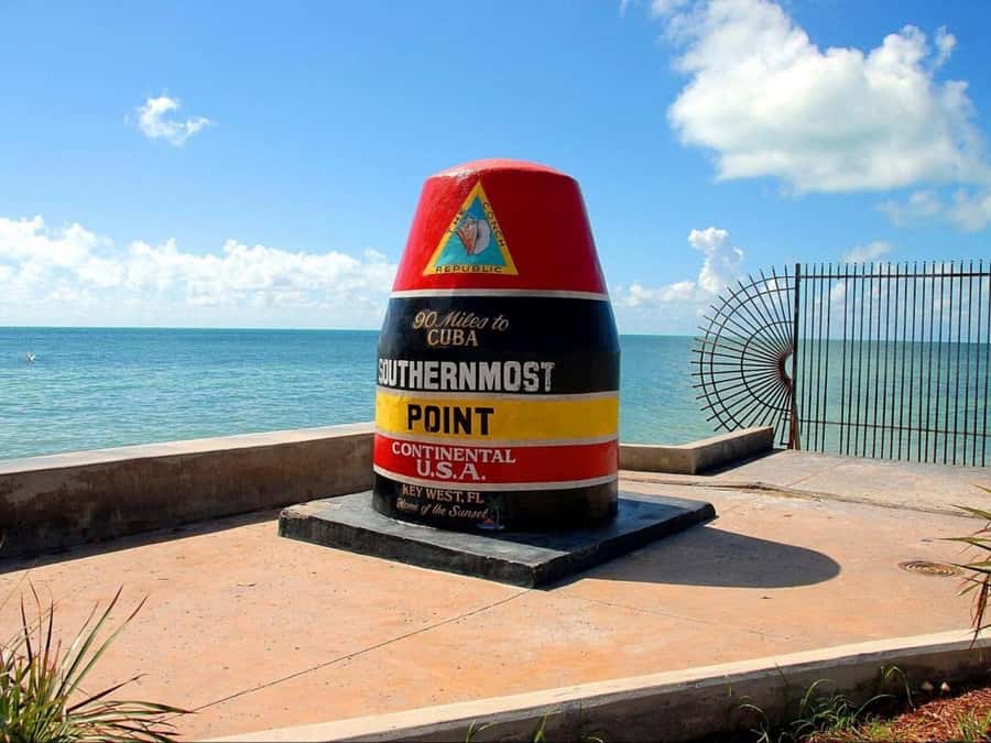 Passin Miami: 30+ Attractions, eSIM & 1-Way Airport Transfer - Dining and the Hard Rock Cafe issue