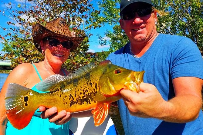 Peacock Bass Fishing Trip in Boynton Beach - Learning about peacock bass with Captain Bobby