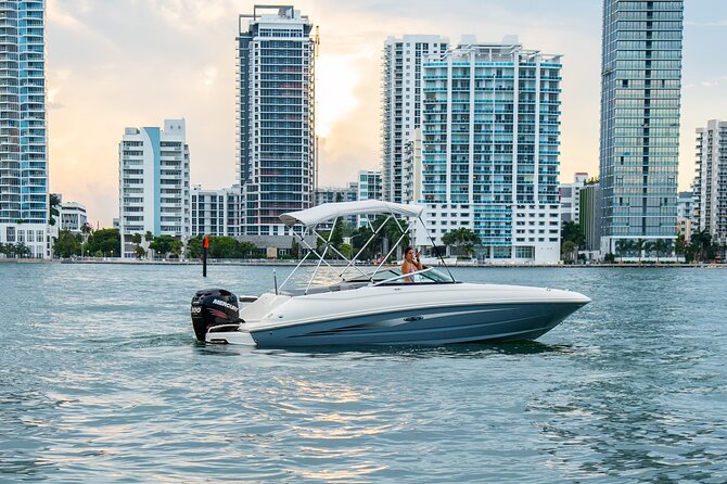 Private 4 hour Boat Rental with Captain in Fort Lauderdale! - A flexible final hour on the bays