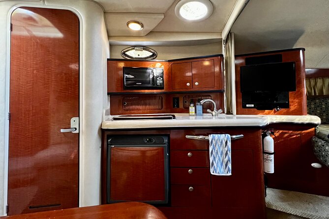 Private 4 Hours Sea Ray 34 Foot Yacht Rental in Miami - What the captain adds to the experience