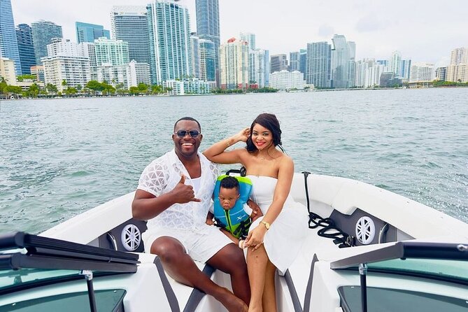 Private Boat Ride in Miami with Experienced Captain and Champagne - Miami’s skyline from the bay