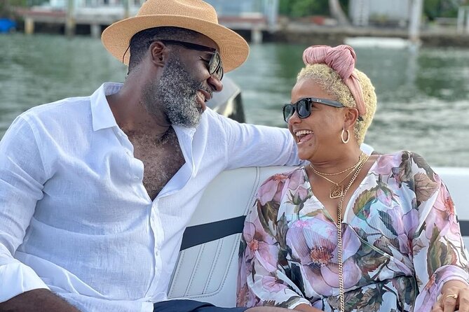 Private Boat Ride in Miami with Experienced Captain and Champagne - Music, drinks, and the feel on board