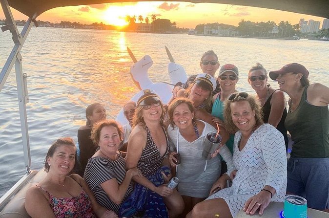Private Evening Boat Tour Fort Lauderdale for 12 People - Passing the yachts and millionaire mile homes