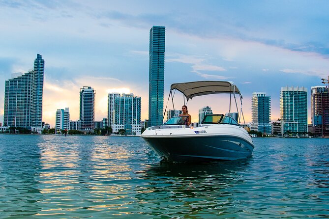 Private Fort Lauderdale Boat Tour with Prosecco - Captain Damian and the Service