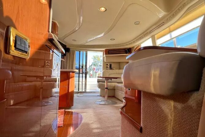Private Luxury Yacht Cruise Tour in Miami Beach and Biscayne Bay - Captain David and the tone onboard