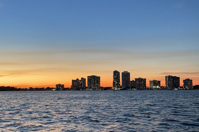Private Moon-Watch Boat Cruise in Fort Lauderdale - Boarding downtown at 6:30 pm