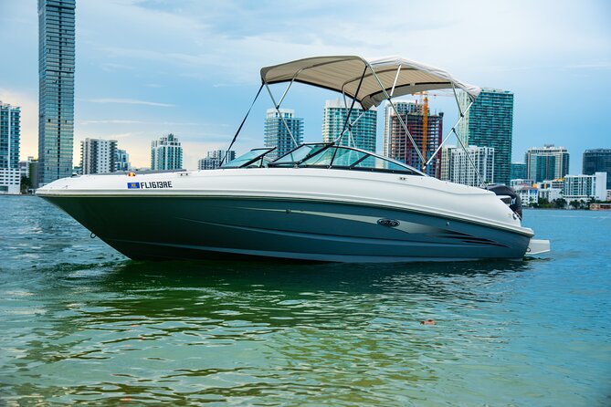 Private Moon-Watch Boat Cruise in Fort Lauderdale - Fort Lauderdale’s illuminated skyline