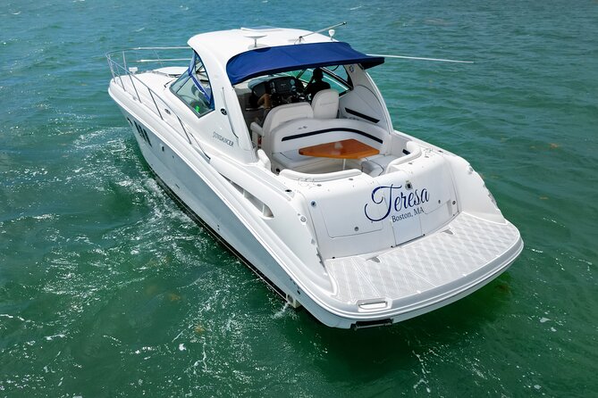 Private tour for 12 people on a 40 ft Yacht, Ft Lauderdale bay - Leaving from Bahia Mar on Fort Lauderdale’s waterway