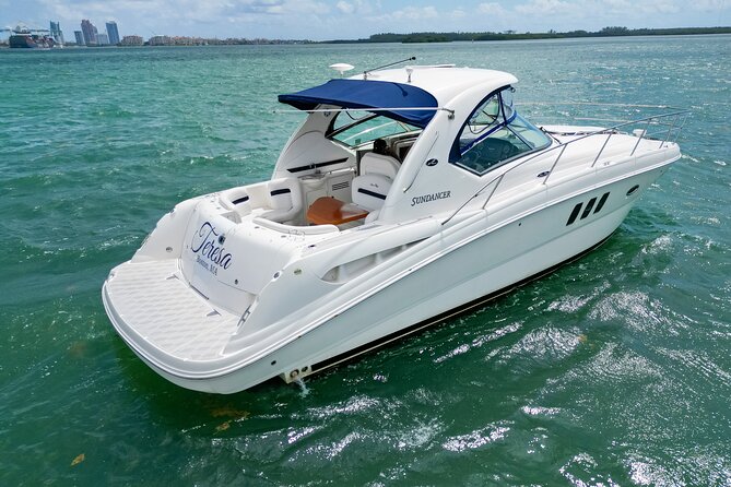 Private tour for 12 people on a 40 ft Yacht, Ft Lauderdale bay - Six hours with time for a waterfront meal