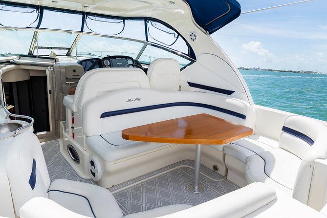 Private tour for 12 people on a 40 ft Yacht, Ft Lauderdale bay - Choosing a captain for your group