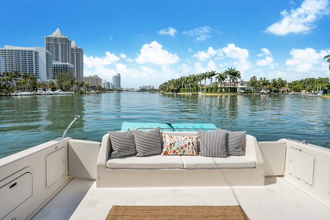 Private Yacht Tour Miami - South Beach, celebrity homes, and shoreline views