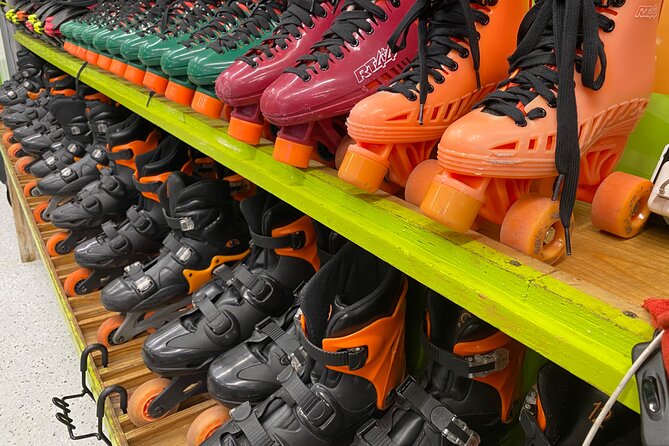 Rollerblade Rental in Miami Beach - Following the coastal beachwalk