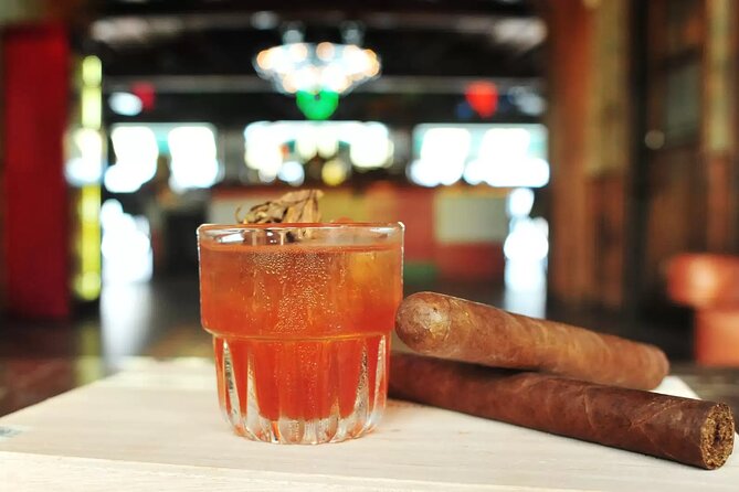 Rum & Cigar Tour With An Expert In Little Havana - Watching a cigar take shape by hand