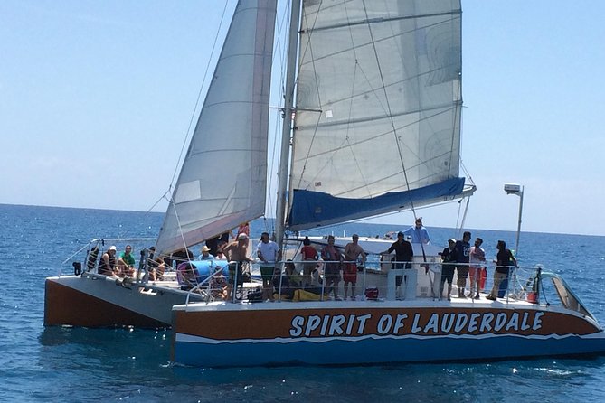 Sail & Splash Excursion in Ft. Lauderdale - Sailing offshore with the crew