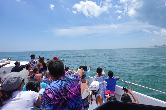 Sea Rocket Sightseeing Cruise in Fort Lauderdale, FL - Crew, music, and the family factor
