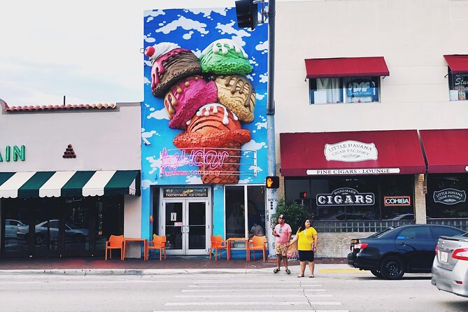 Self-Guided Audio Tour - Little Havana - Cuban Memorial Boulevard Park marks the finish