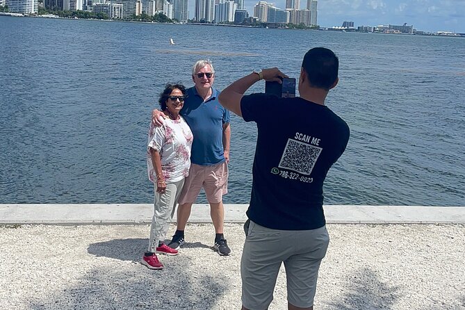 Small group Miami City Tour–Discover Miami like a VIP (14pax) - Little Havana along Calle Ocho