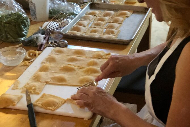 South Beach Food Tour- Culinary & Art Deco & History - Jennifer’s role shapes the experience