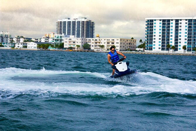 South Beach Jet Ski Rental departs Bayside Marketplace - What the one-hour promise means