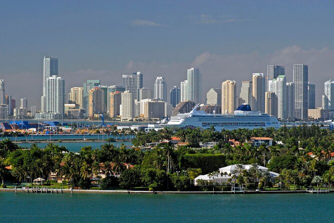 South Beach Top Highlights Tour with Lincoln Rd and Espanola Way - Reading Ocean Drive’s famous facades