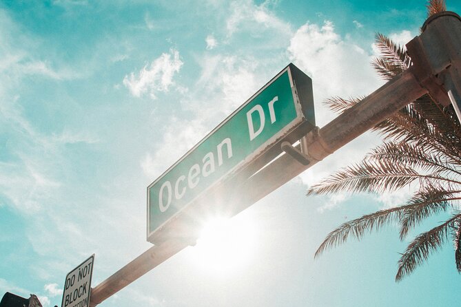South Beach Top Highlights Tour with Lincoln Rd and Espanola Way - The Mediterranean feel of Espanola Way