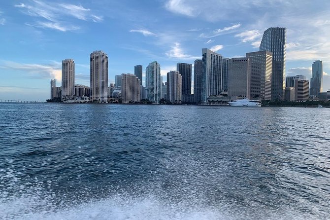 Speedboat Sightseeing Adventure of Miami - Government Cut and the Atlantic run