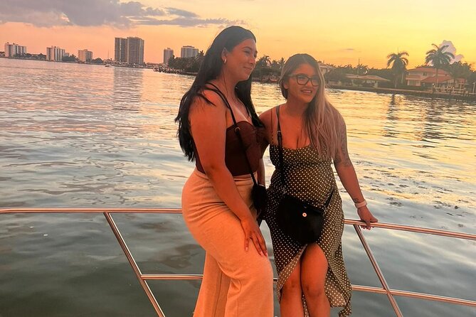Sunset and Night Cruise of the Miami Bay Skyline on a Yacht - Why Miami’s skyline works best at sunset