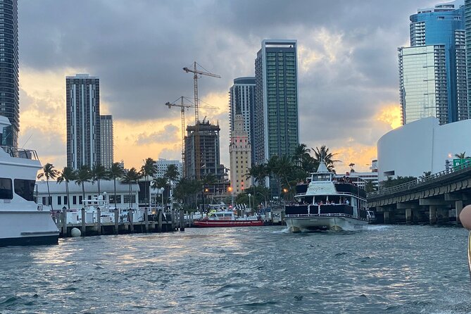 Sunset Cruise of Biscayne Bay Millionaire Homes & Cash Bar - What this Biscayne Bay cruise is really about