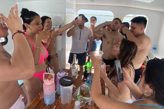 The Ultimate Water Experience in Miami with Drinks and Jet Skis - A Miami boat trip with a built-in thrill ride