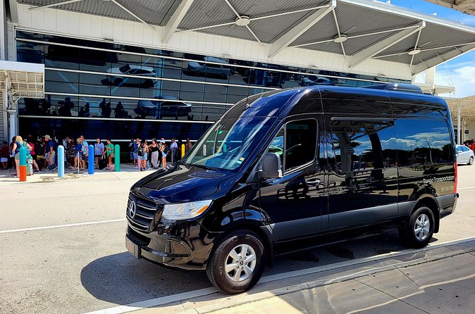 Transfer from Port Miami to Miami Airport. Up to 11 passengers. - Communication is the strongest part of the service