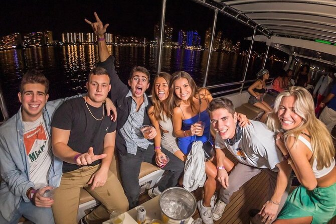 Ultimate Party in Miami : Boat Party, Party Bus & Nightclub - Snacks, music, and the party atmosphere