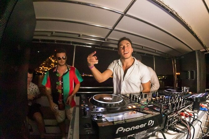 Ultimate Party in Miami : Boat Party, Party Bus & Nightclub - Who will enjoy this Miami night