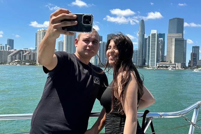 VIATOR EXCLUSIVE CRUISE: Miami Party Boat & Millionaire Homes - Star Island and the millionaire homes