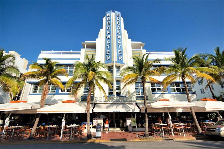 Walking Tour with Cocktails(optional) Miami - Starting with Miami Beach’s visual language