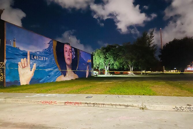 Wynwood Graffiti Golf Cart Tour After Dark - Why a golf cart is a smart way to see Wynwood after dark